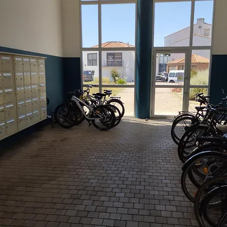 Bord De Avec 2 Velos 公寓